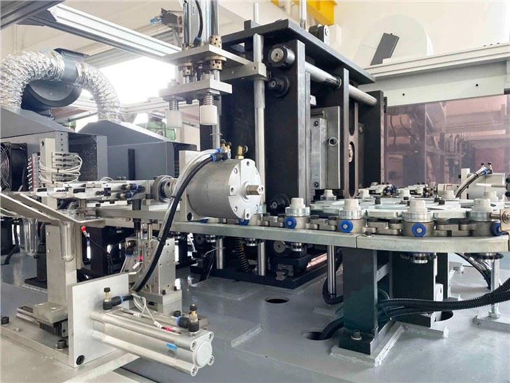 Automatic PET Bottle Making Machine